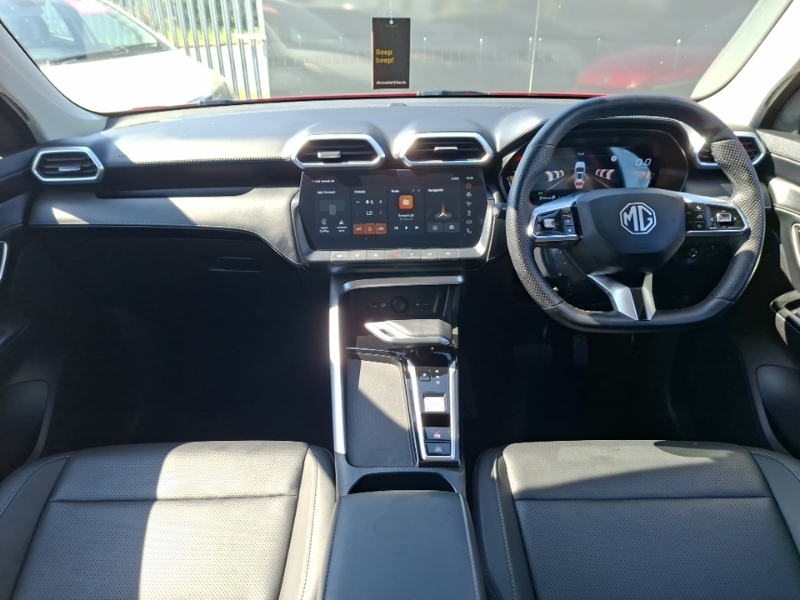 MG ZS 1.5 Hybrid Trophy Red #3