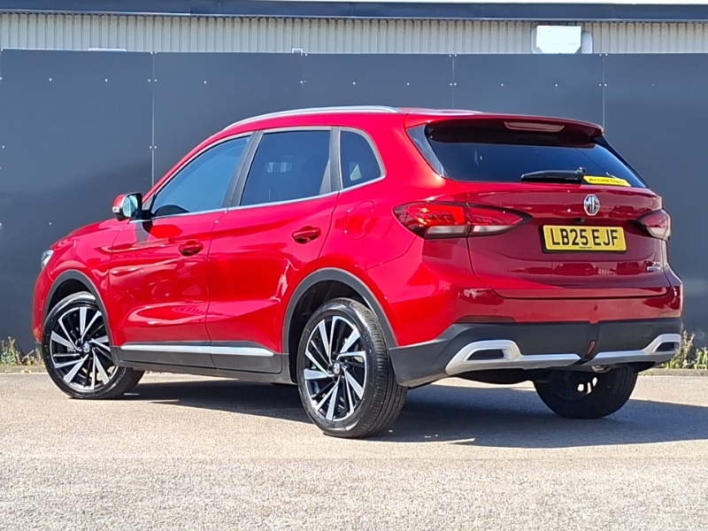 MG ZS 1.5 Hybrid Trophy Red #2
