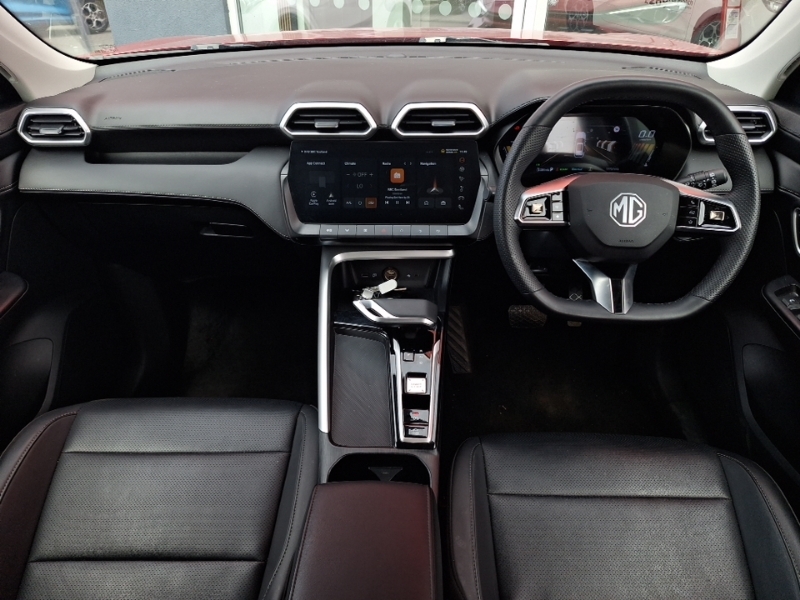 MG ZS 1.5 Hybrid Trophy Red #3