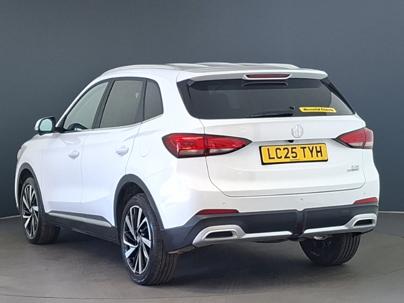 MG ZS 1.5 Hybrid Trophy White #2