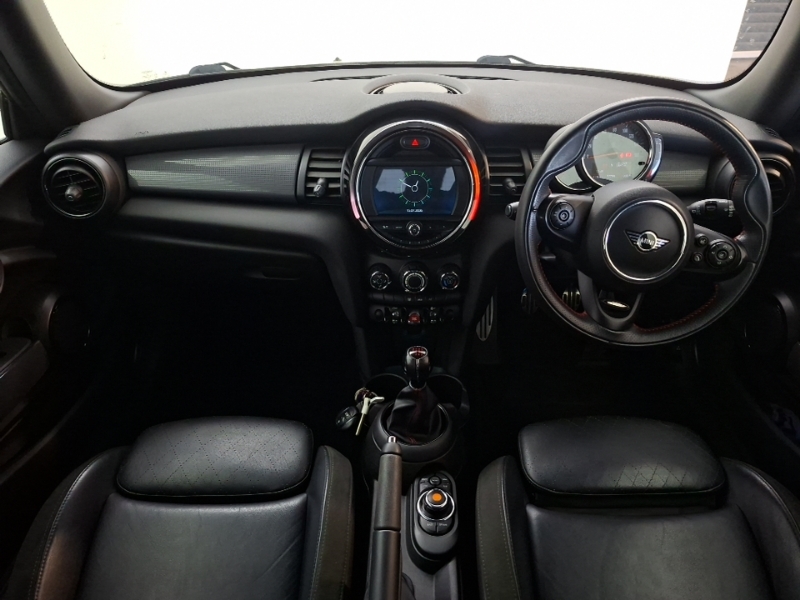 Mini Hatch 1.5 Cooper Sport II YC19EEG White #3