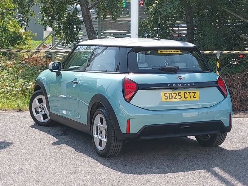 Mini Hatch John Cooper Works Green #2