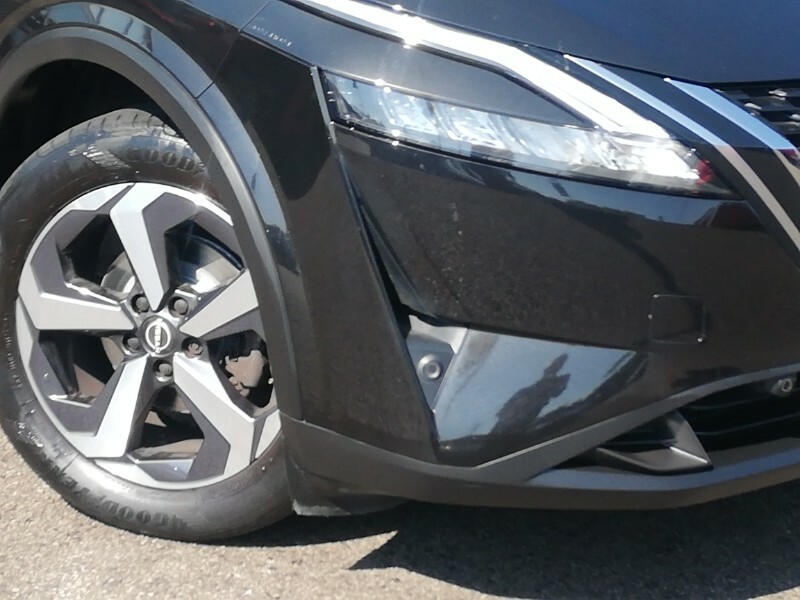 Nissan Qashqai 1.3 Dig-t Mh N-connecta Black