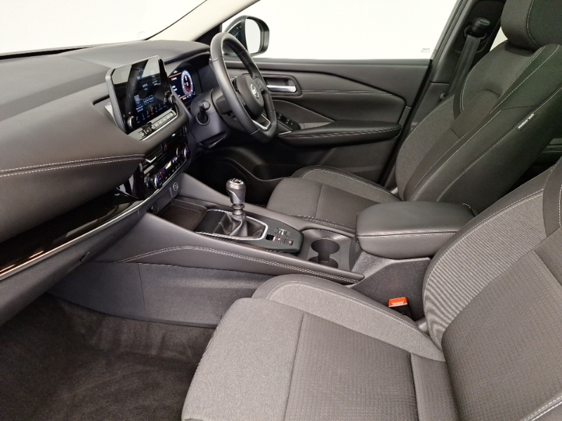 Nissan Qashqai 1.3 Dig-t Mh N-connecta Glass Roof Black #5