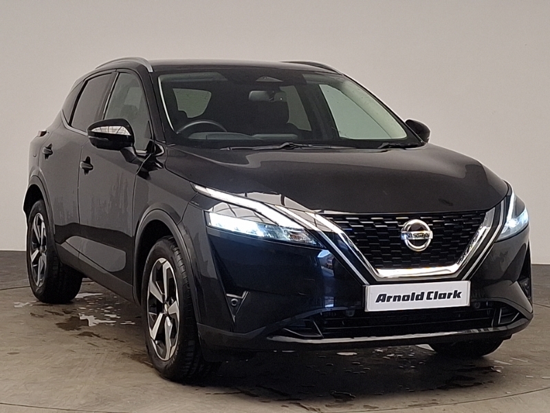 Nissan Qashqai 1.3 Dig-t Mh N-connecta Glass Roof Black