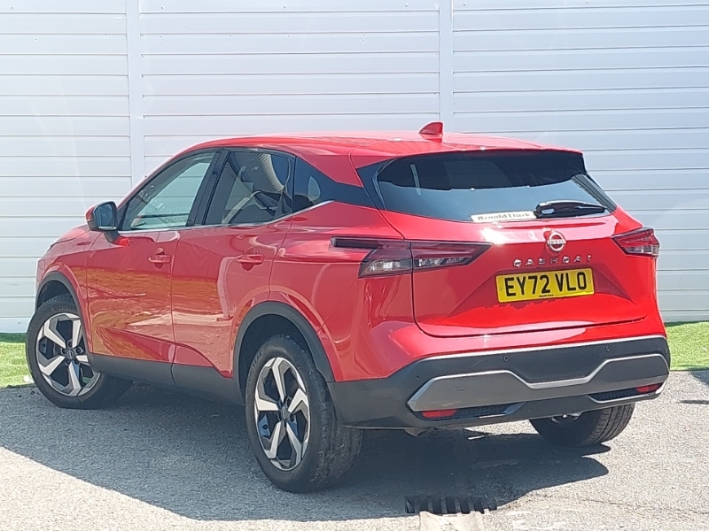 Nissan Qashqai 1.3 Dig-t Mh 158 N-connecta 4Wd Xtronic EY72VLO Red #2