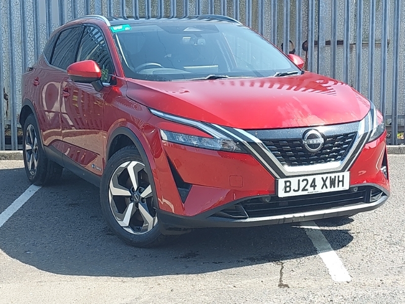 Nissan Qashqai 1.5 E-power N-connecta Glass Roof Red