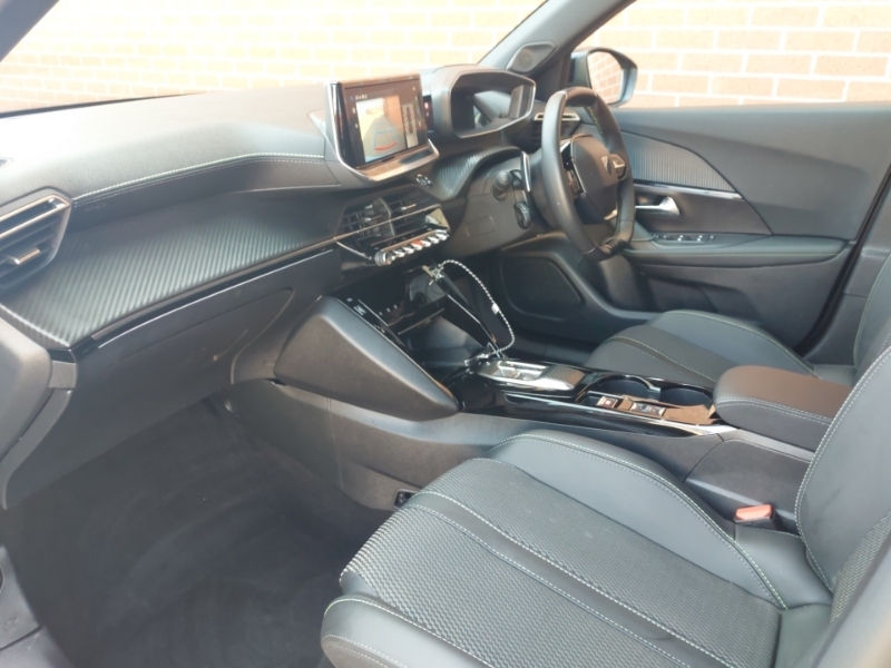 Peugeot 2008 1.2 Hybrid 136 Gt E-dsc6 Black #5