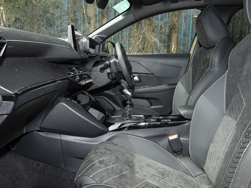 Peugeot 208 1.2 Puretech 100 Gt Premium Black #5