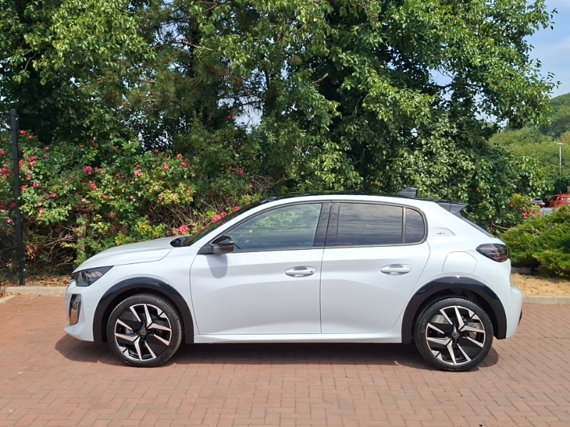 Peugeot 208 Hatchback 1.2 Puretech 100 Gt Premium White #4