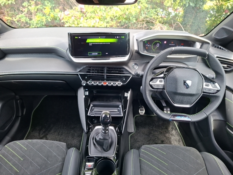 Peugeot 208 Hatchback 1.2 Puretech 100 Gt Premium White #3