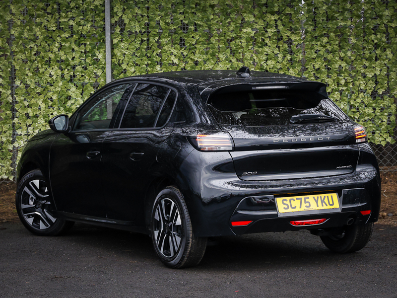 Peugeot 208 1.2 Hybrid 100 Allure E-dsc6 Black #2