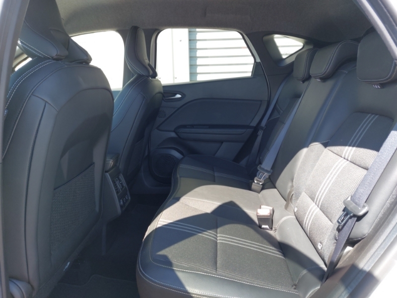 Renault Captur 1.6 E-tech Full Hybrid 145 Engineered White #6