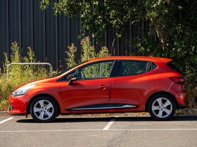 Renault Clio 1.2 16V Dynamique Nav Red #4