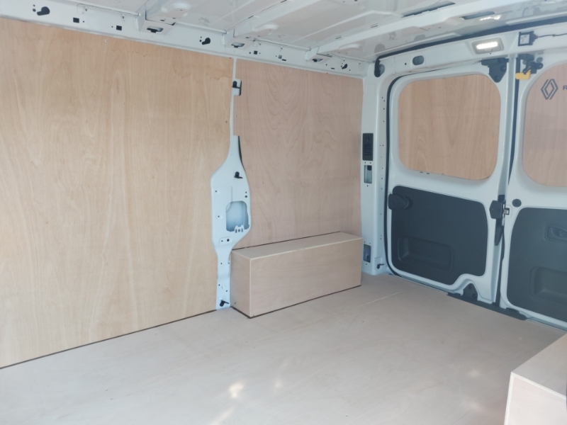 Renault Trafic Sl30 Blue Dci 150 Extra Safety Van White #6
