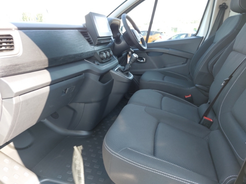 Renault Trafic Sl30 Blue Dci 150 Extra Safety Van White #5