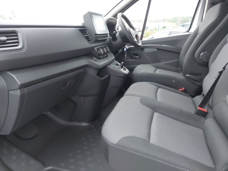 Renault Trafic Sl30 Blue Dci 150 Advance Safety Van Eag9 White #5