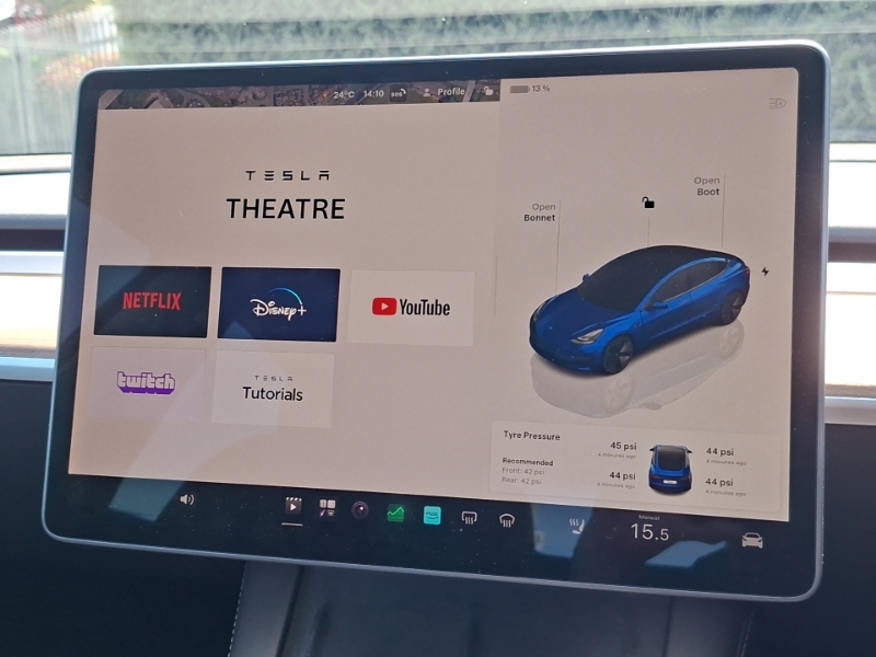 Tesla Model 3 Saloon Grey #17