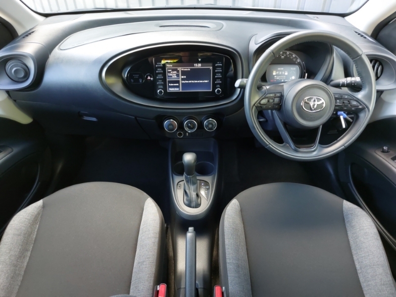 Toyota Aygo X 1.0 Vvt-i Pure White #3