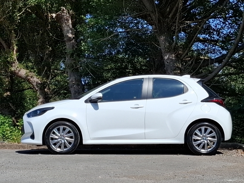 Toyota Yaris 1.5 Hybrid Icon Cvt White #4