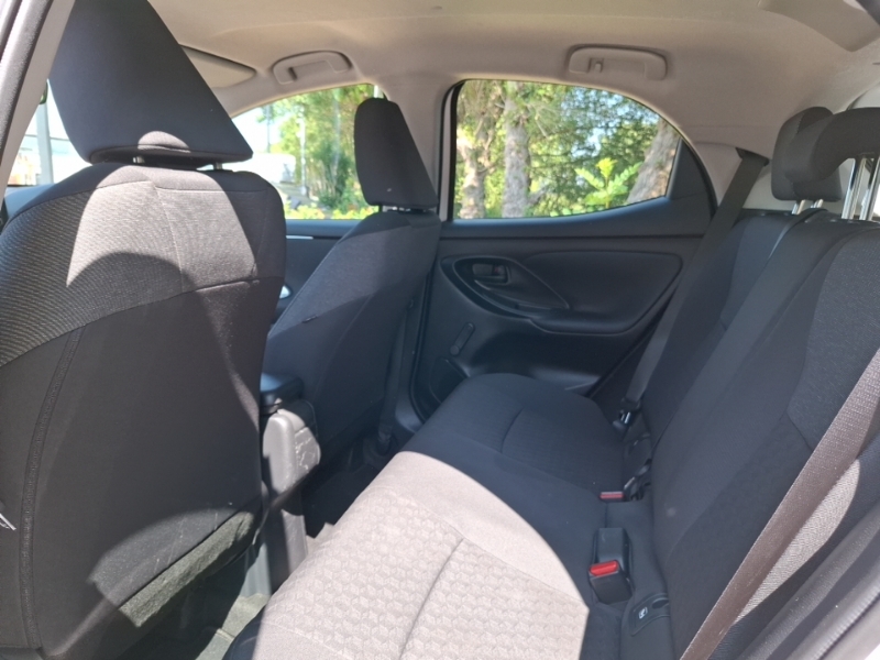 Toyota Yaris 1.5 Hybrid Icon Cvt White #6