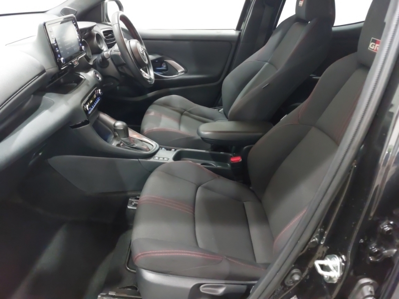 Toyota Yaris 1.5 Hybrid Gr Sport Cvt City Pack Black #5