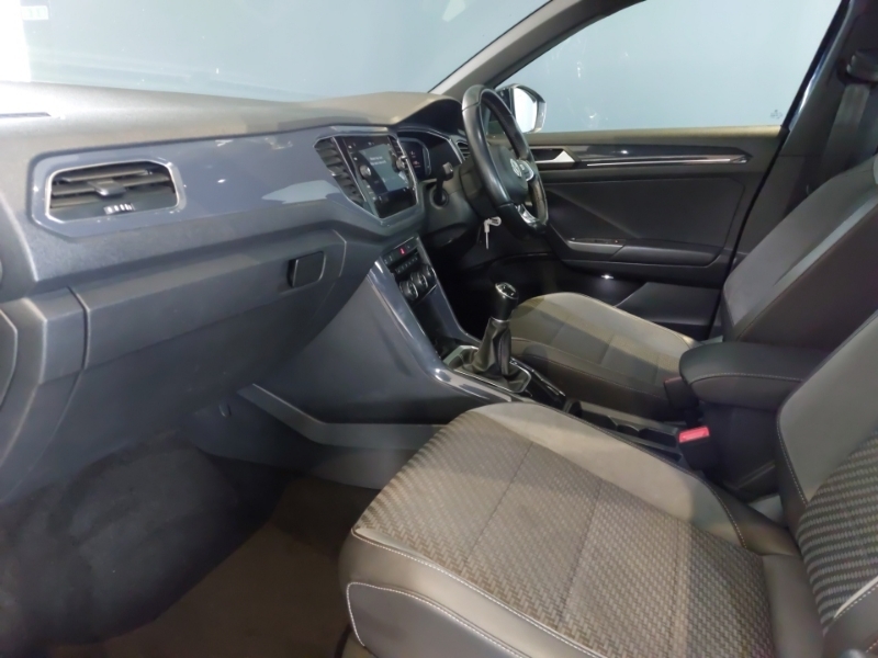 Volkswagen T-Roc 1.6 Tdi R-line AF68XGO Black #5