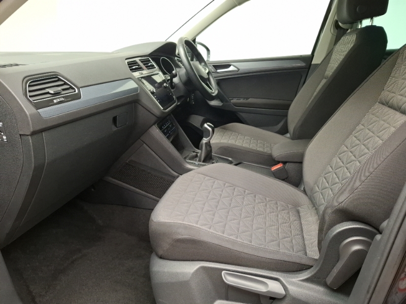 Volkswagen Tiguan 1.5 Tsi 150 Life Black #5