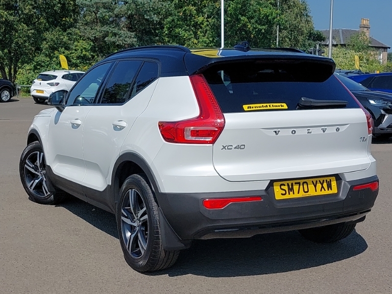 Volvo XC40 1.5 T3 163 R Design White #2