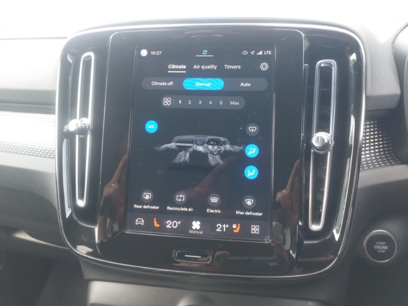 Volvo XC40 Plus Black #16