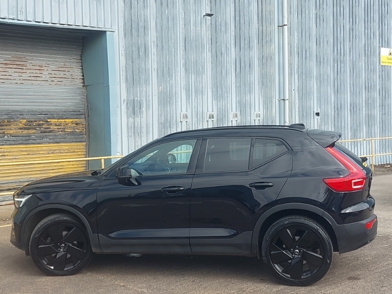 Volvo XC40 2.0 B4p Plus Black Edition Black #4