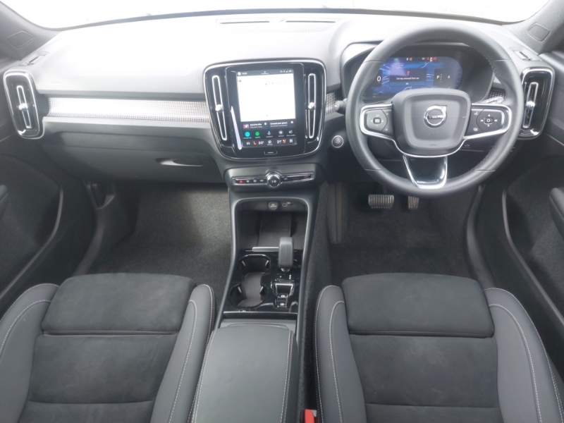 Volvo XC40 2.0 B4p Plus Black Edition Black #3