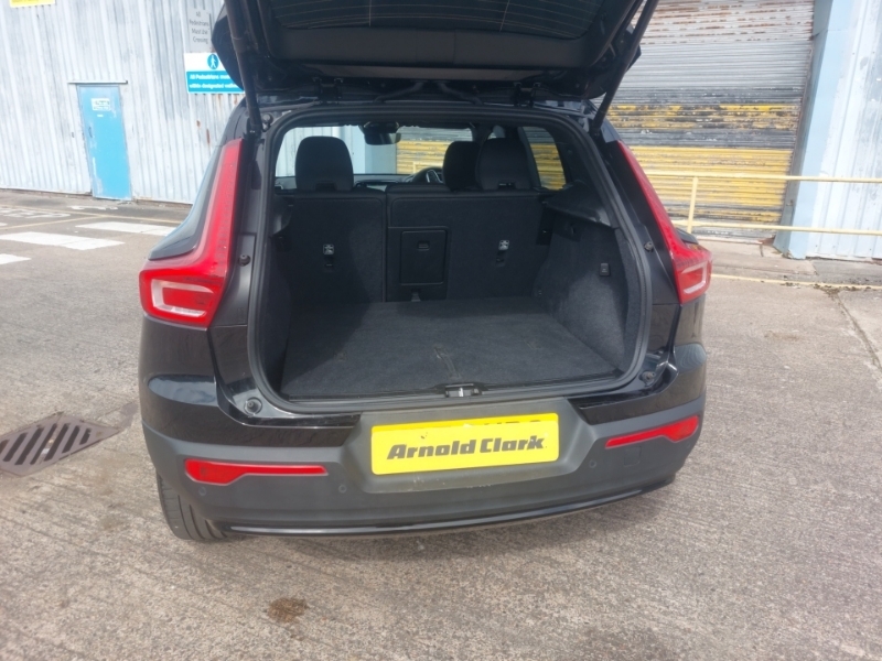 Volvo XC40 Plus Black #18