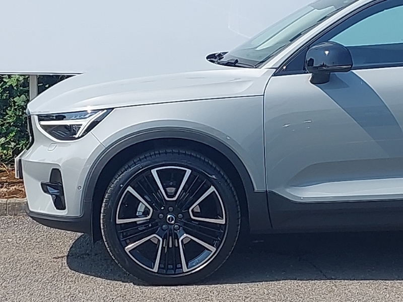 Volvo XC40 Plus Blue #19