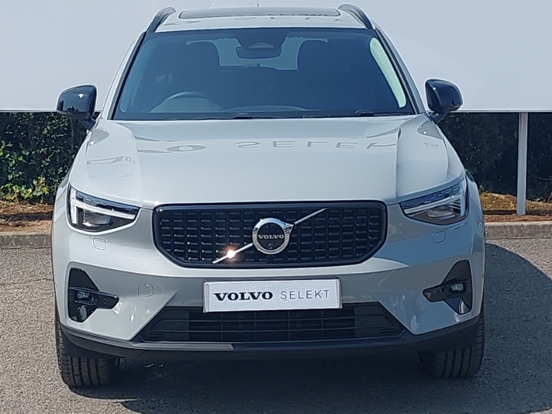 Volvo XC40 Plus Blue #14