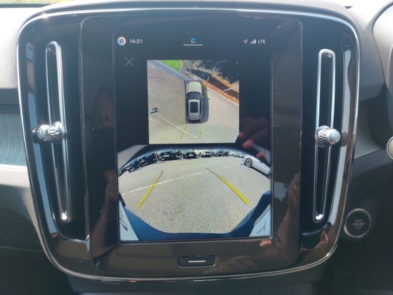 Volvo XC40 Plus Blue #9