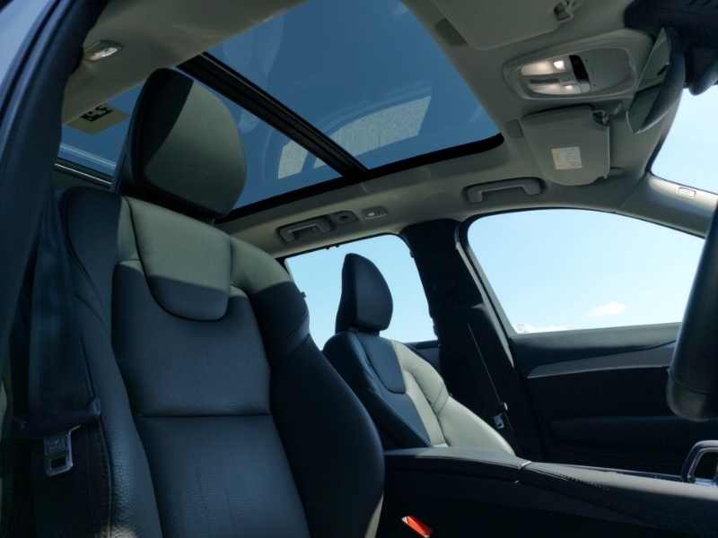 Volvo XC90 Ultimate Blue #17