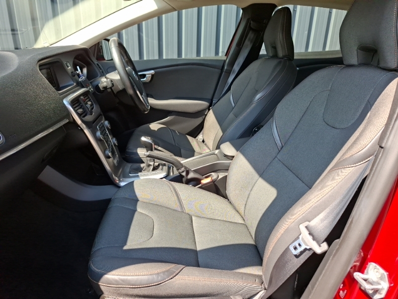 Volvo V40 Cross Country D3 4 Cyl 150 Cross Country Se Red #5