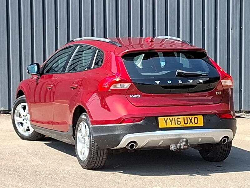 Volvo V40 Cross Country D3 4 Cyl 150 Cross Country Se Red #2