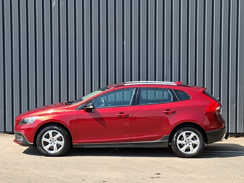 Volvo V40 Cross Country D3 4 Cyl 150 Cross Country Se Red #4