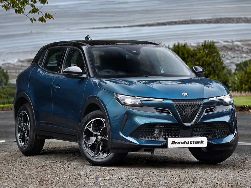 Alfa Romeo Junior 1.2 Turbo Ibrida Blue