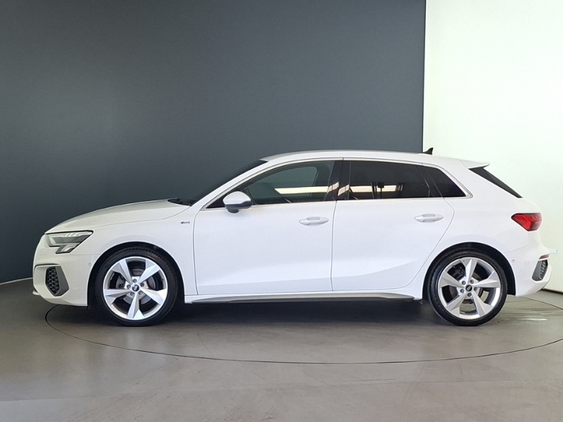 Audi A3 30 Tfsi S Line Comfortsound White #4