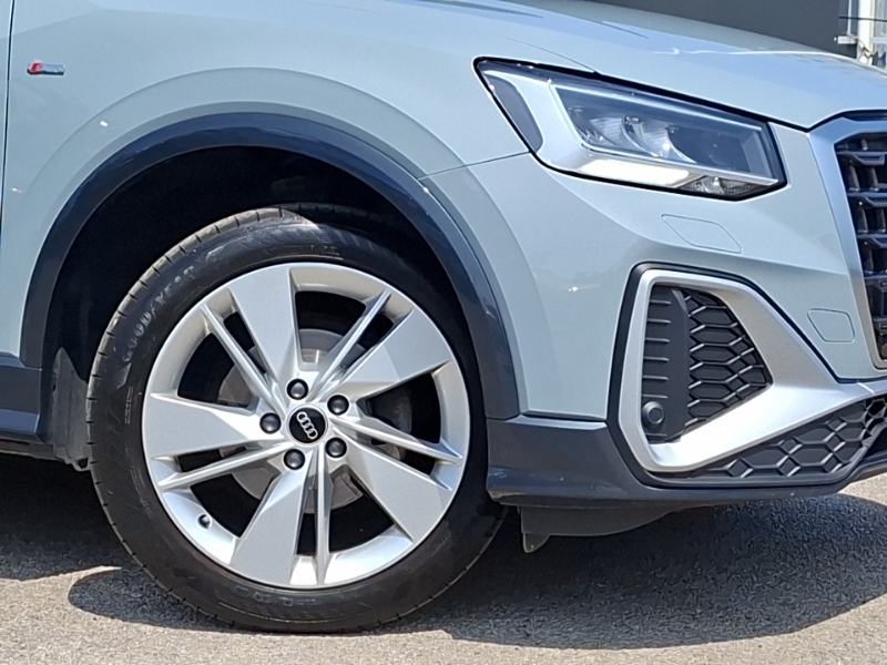 Audi Q2 35 Tfsi Black Edition White #20