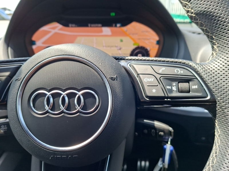 Audi Q2 35 Tfsi Black Edition White #13