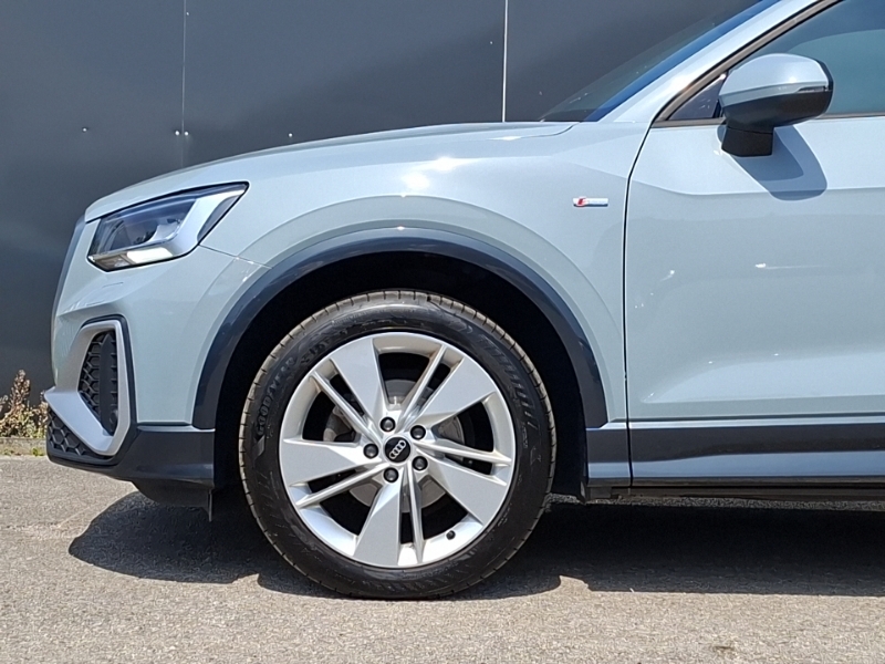 Audi Q2 35 Tfsi Black Edition White #19