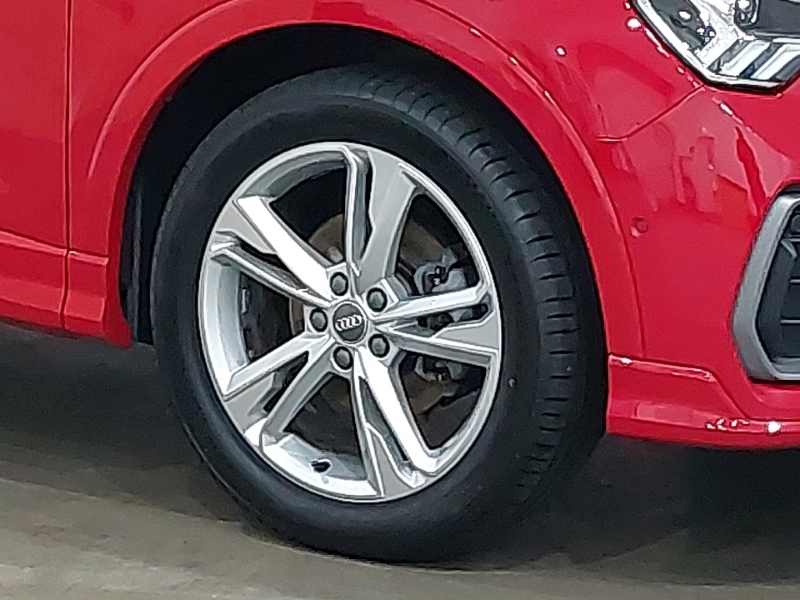Audi Q3 Sport  #20