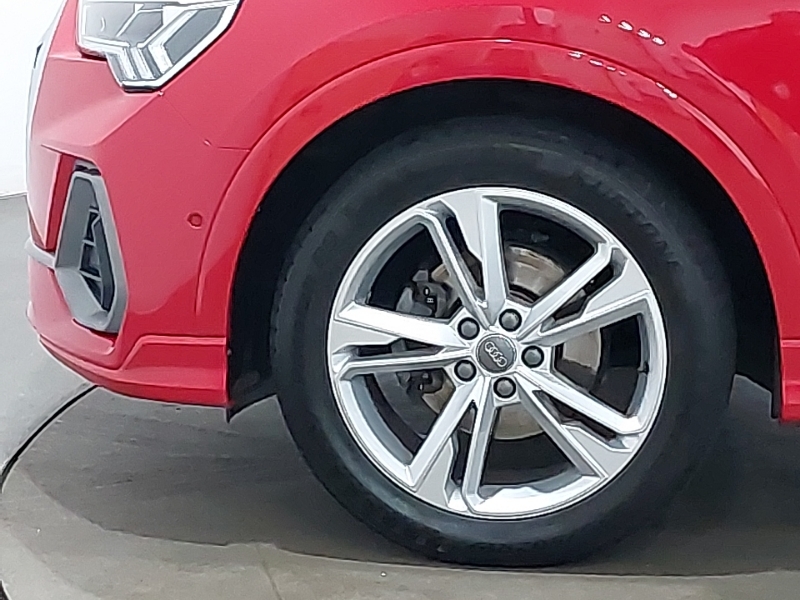 Audi Q3 Sport  #19