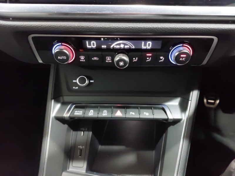 Audi Q3 Sport  #15