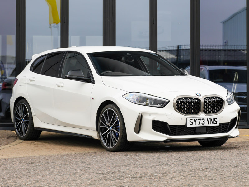 BMW 1 Series M135i Xdrive Step White