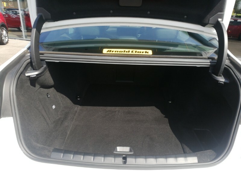 BMW i7 Saloon Black #8